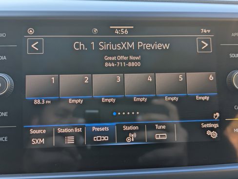 Used 2024 Volkswagen Taos SE w/ Panoramic Sunroof Package image 29