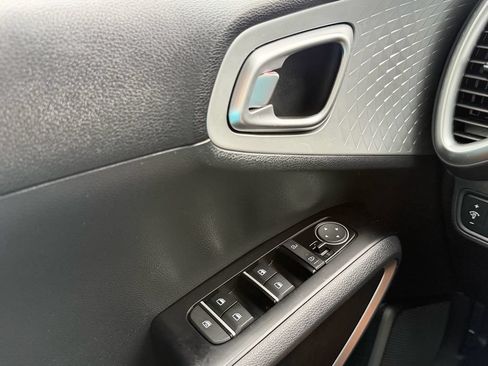 Used 2021 Kia Soul LX FWD image 19