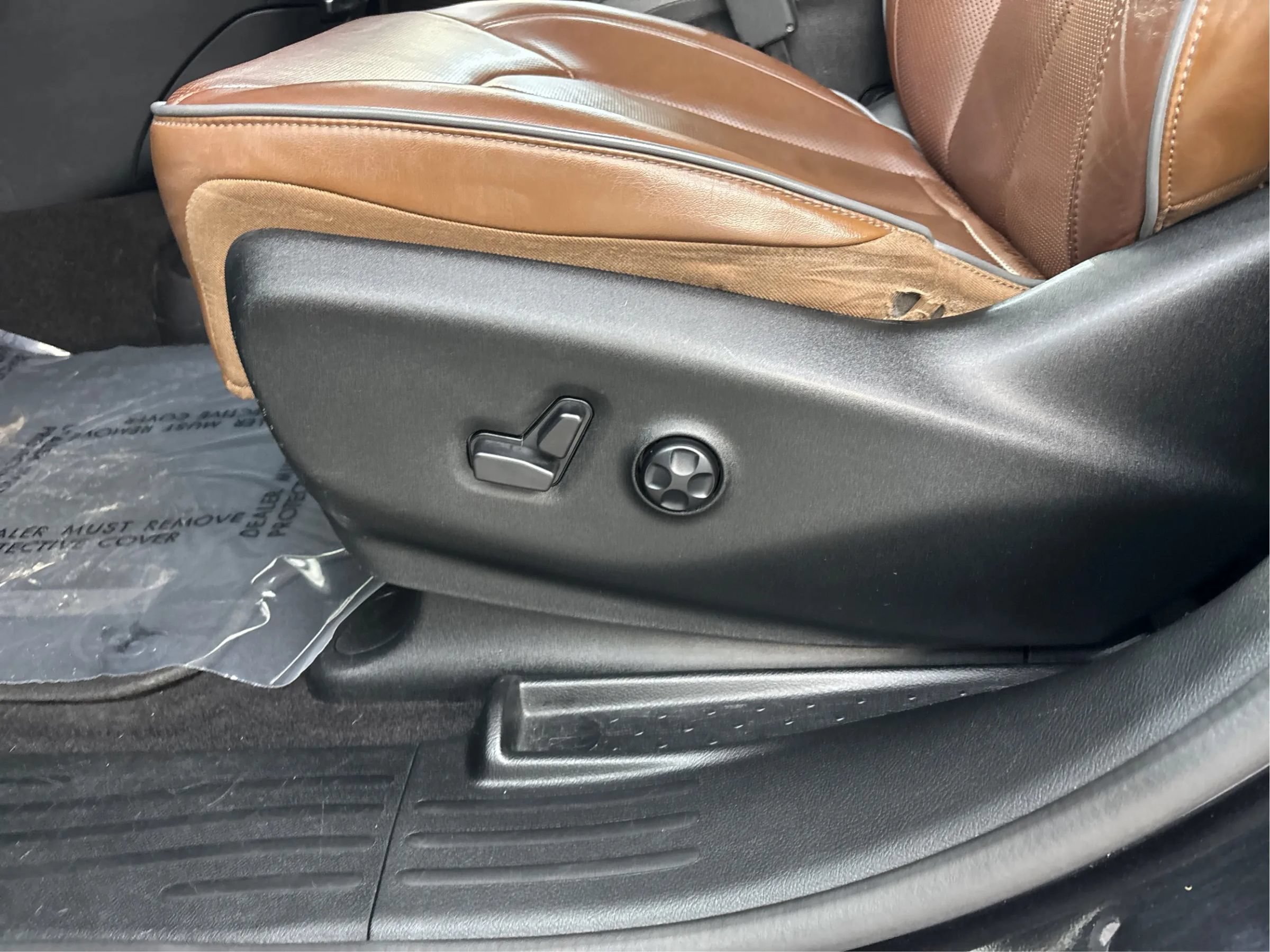 Used 2017 Chrysler Pacifica Limited FWD image 24