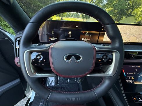 Used 2025 INFINITI QX80 Autograph AWD/4WD image 22