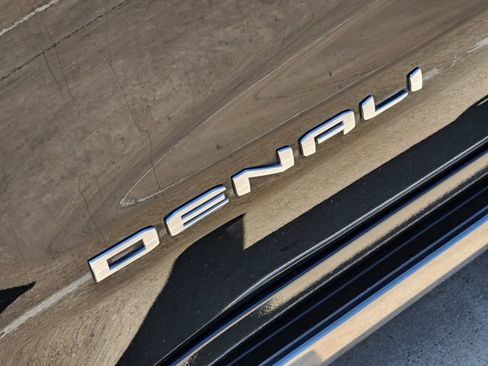 Used 2023 GMC Sierra 1500 Denali AWD/4WD image 12