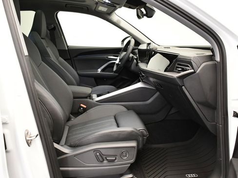 Used 2025 Audi Q5 Premium Plus w/ Premium Plus image 47