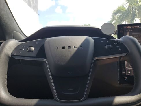 Used 2022 Tesla Model S Plaid AWD/4WD image 10