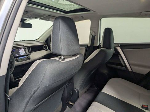 Used 2018 Toyota RAV4 XLE FWD image 39