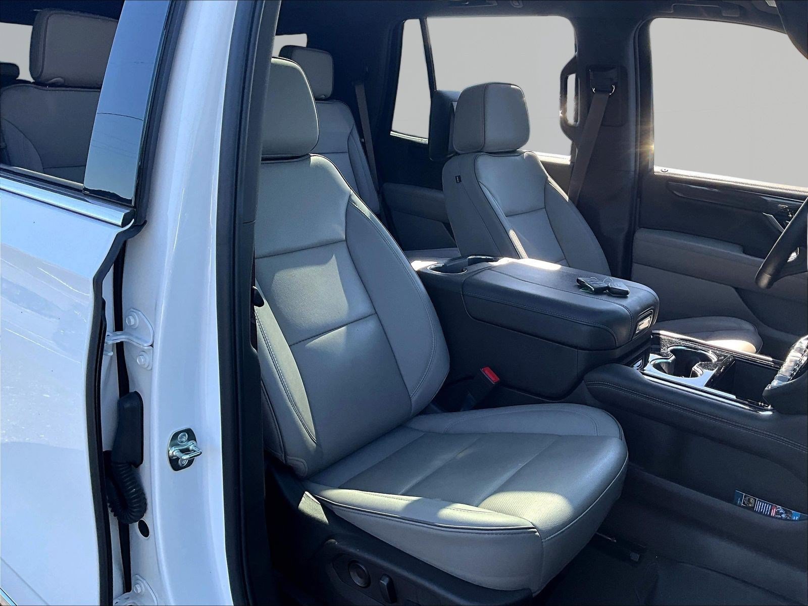 Used 2026 GMC Yukon Elevation w/ Elevation Premium Package AWD/4WD image 30
