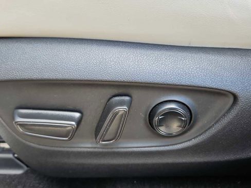 Used 2023 Toyota RAV4 XLE Premium image 14