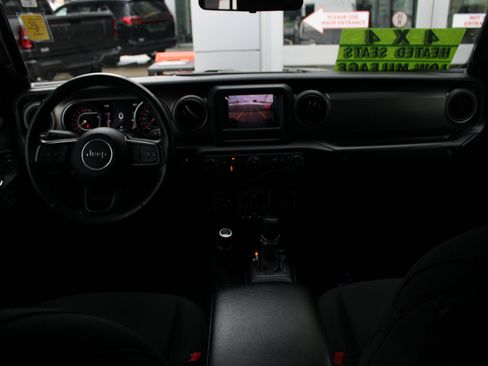 Used 2022 Jeep Gladiator Sport image 34