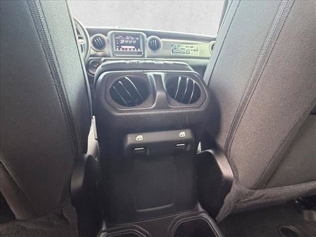 Used 2020 Jeep Gladiator Rubicon AWD/4WD image 11