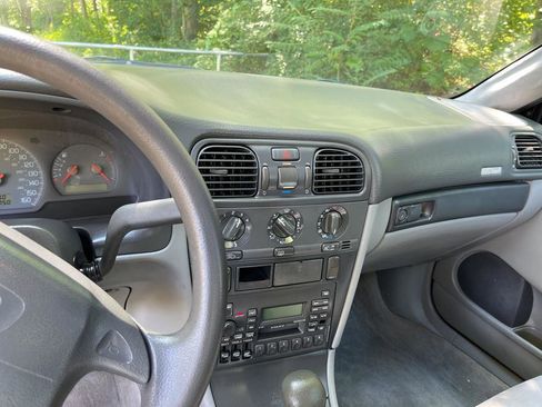 Used 2000 Volvo S40 image 6