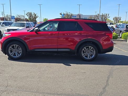Used 2021 Ford Explorer XLT w/ Equipment Group 202A AWD/4WD image 6