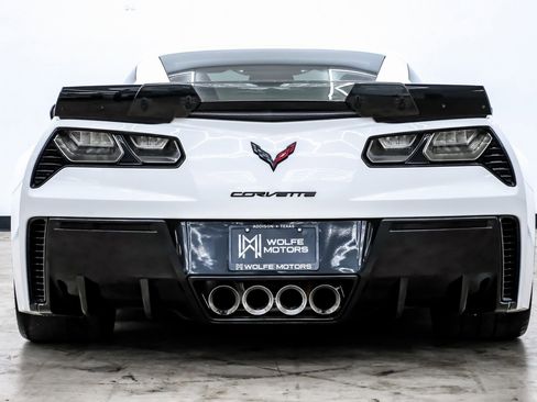 Used 2017 Chevrolet Corvette Z06 image 8