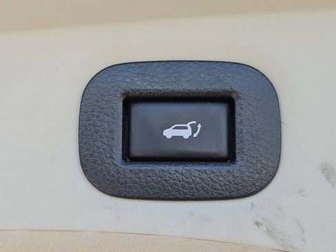 Used 2020 Nissan Rogue SV image 36