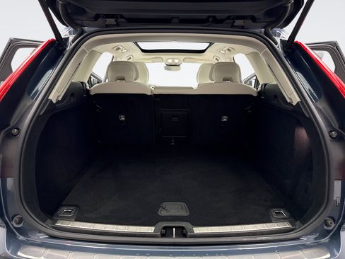 Used 2024 Volvo XC60 B5 Plus w/ Climate Package AWD/4WD image 18