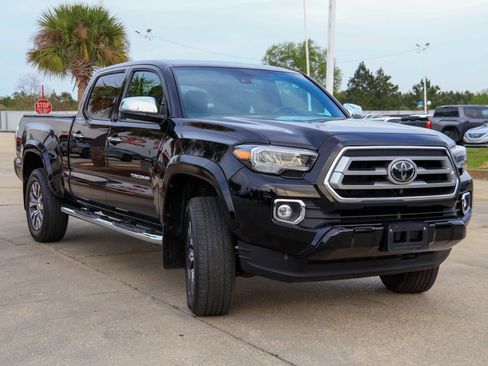 Used 2022 Toyota Tacoma Limited image 23