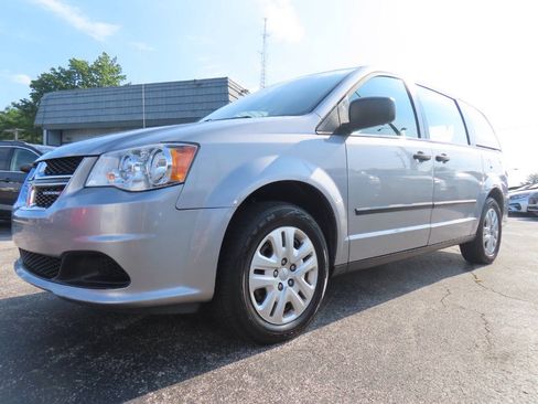 Used 2016 Dodge Grand Caravan American Value Package w/ UConnect Hands-Free Group FWD image 4