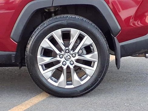 Used 2019 Toyota RAV4 XLE Premium w/ Cold Weather Package image 8