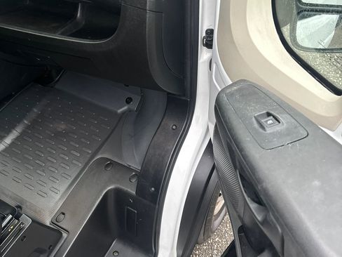 Used 2019 RAM ProMaster 2500 w/ Interior Convenience Group image 15