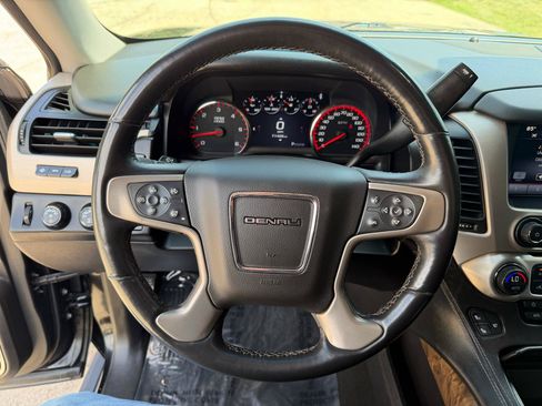 Used 2015 GMC Yukon Denali w/ Premium Package AWD/4WD image 19