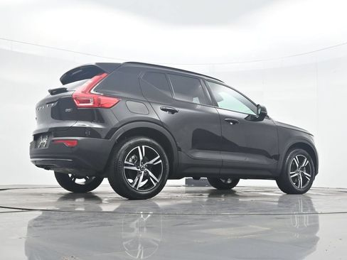 Used 2024 Volvo XC40 B5 Core AWD/4WD image 33