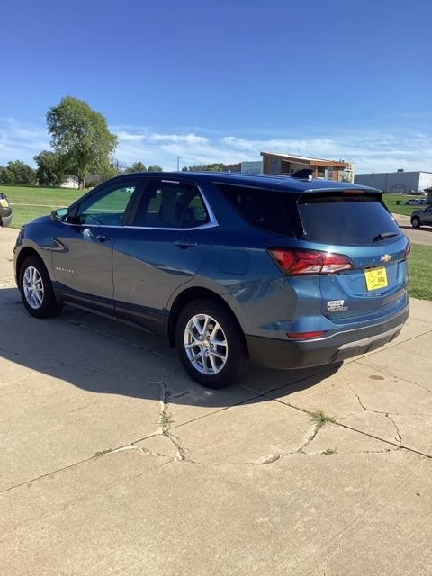 Used 2024 Chevrolet Equinox LT AWD/4WD image 3