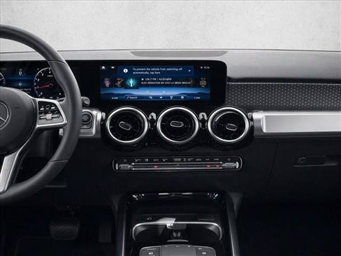 Used 2026 Mercedes-Benz GLB 250 image 24