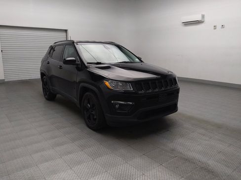 Used 2019 Jeep Compass Latitude FWD image 13