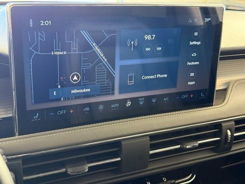 Used 2023 Lincoln Corsair Reserve w/ Towing Package image 18