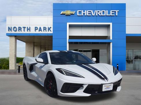 Used 2025 Chevrolet Corvette Stingray Coupe w/ 1LT image 1