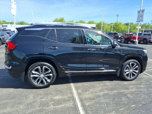 Used 2020 GMC Terrain Denali w/ Denali Premium Package AWD/4WD image 8