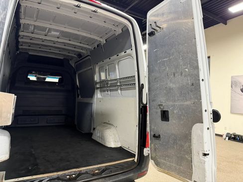 Used 2020 Mercedes-Benz Sprinter 2500 image 24