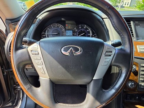 Used 2017 INFINITI QX80 4WD w/ All Season Package image 16