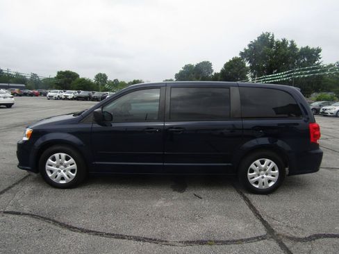 Used 2016 Dodge Grand Caravan SE w/ Quick Order Package 29E SE FWD image 4