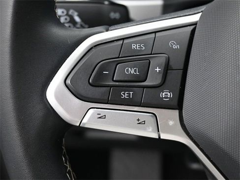 Used 2023 Volkswagen Atlas Cross Sport SE image 17