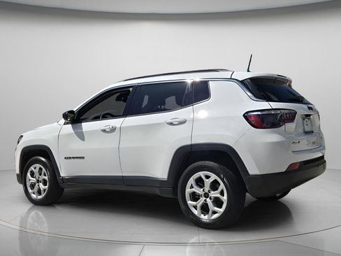 Used 2025 Jeep Compass Latitude AWD/4WD image 7