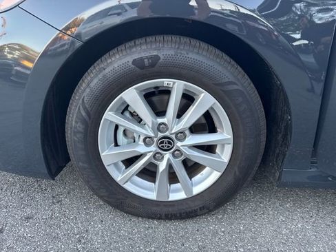 Used 2025 Toyota Camry LE image 27