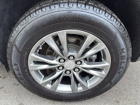 Used 2020 Cadillac XT5 Premium Luxury image 9