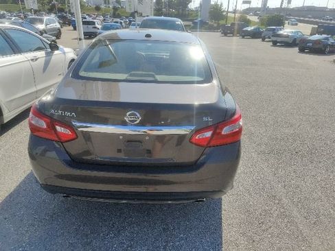 Used 2017 Nissan Altima 2.5 SL w/ 2.5 Technology Package FWD image 13