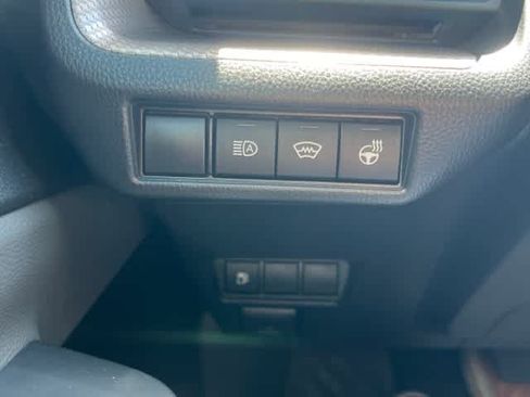 Used 2024 Toyota Prius XLE FWD image 28