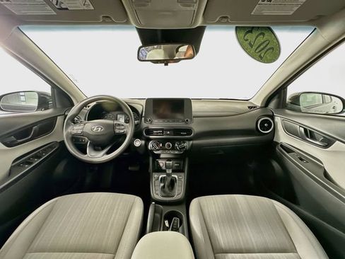 Used 2023 Hyundai Kona SEL FWD image 3