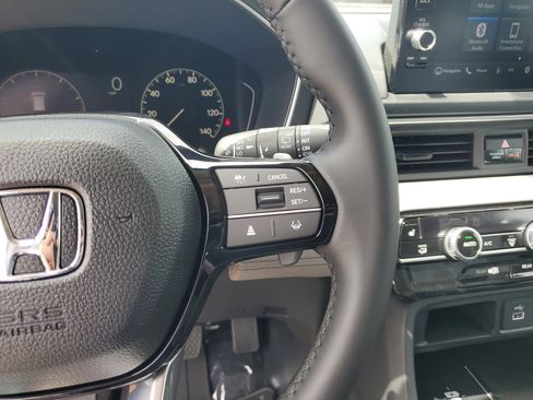 New 2025 Honda Pilot Touring image 22