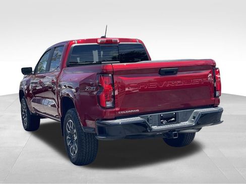 Used 2025 Chevrolet Colorado Z71 AWD/4WD image 5