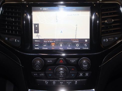 Used 2020 Jeep Grand Cherokee Limited image 28