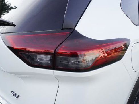 Used 2023 Nissan Rogue SV w/ SV Premium B Package image 38