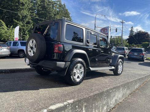 Used 2018 Jeep Wrangler Unlimited Sport S AWD/4WD image 7