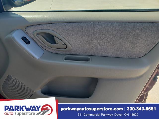 Used 2004 MAZDA Tribute LX w/ Luxury Pkg AWD/4WD image 22