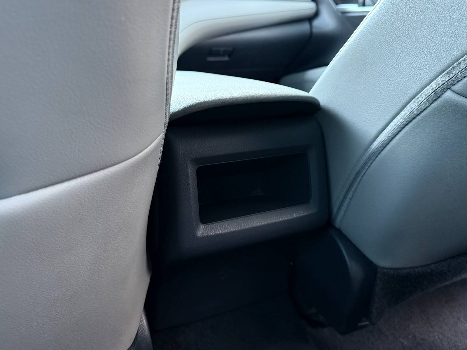 Used 2020 Toyota Camry SE w/ Carpet Mat Package FWD image 37