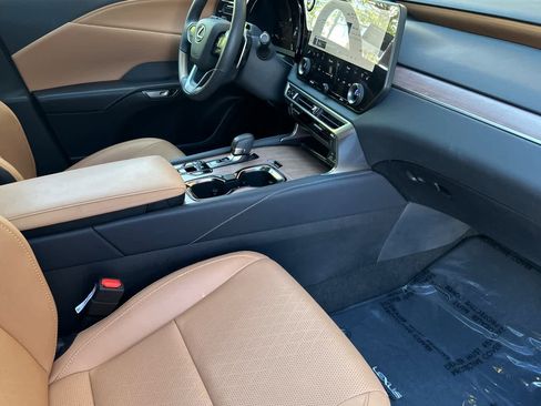 Used 2025 Lexus RX 350 Premium Plus w/ Convenience Package image 17