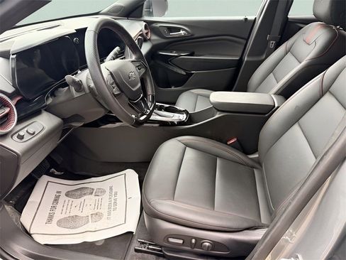 Used 2025 Chevrolet Trax RS w/ Driver Confidence Package image 13