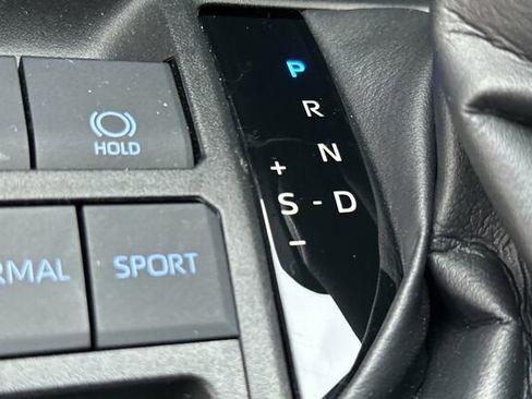 Used 2022 Toyota RAV4 XLE image 32