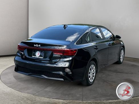 Used 2024 Kia Forte LX FWD image 7